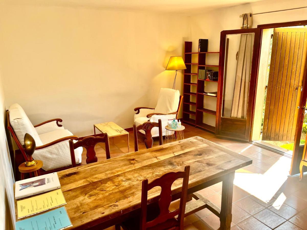 Le Mazet De Choubouloute Bed & Breakfast Saint-Gilles  Exterior photo