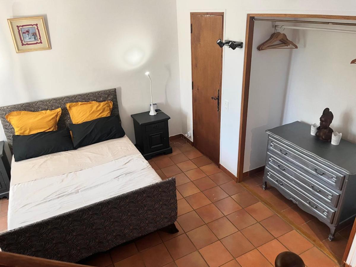 Le Mazet De Choubouloute Bed & Breakfast Saint-Gilles  Exterior photo